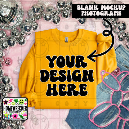 G18000 GILDAN | FOLDED EVERYDAY BALLOON DOGGIE MOCK UPS | SINGLES