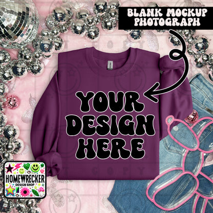 G18000 GILDAN | FOLDED EVERYDAY BALLOON DOGGIE MOCK UPS | SINGLES