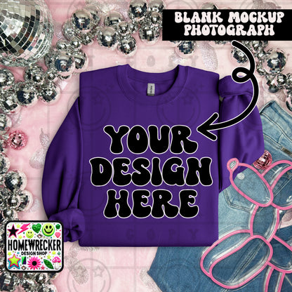 G18000 GILDAN | FOLDED EVERYDAY BALLOON DOGGIE MOCK UPS | SINGLES