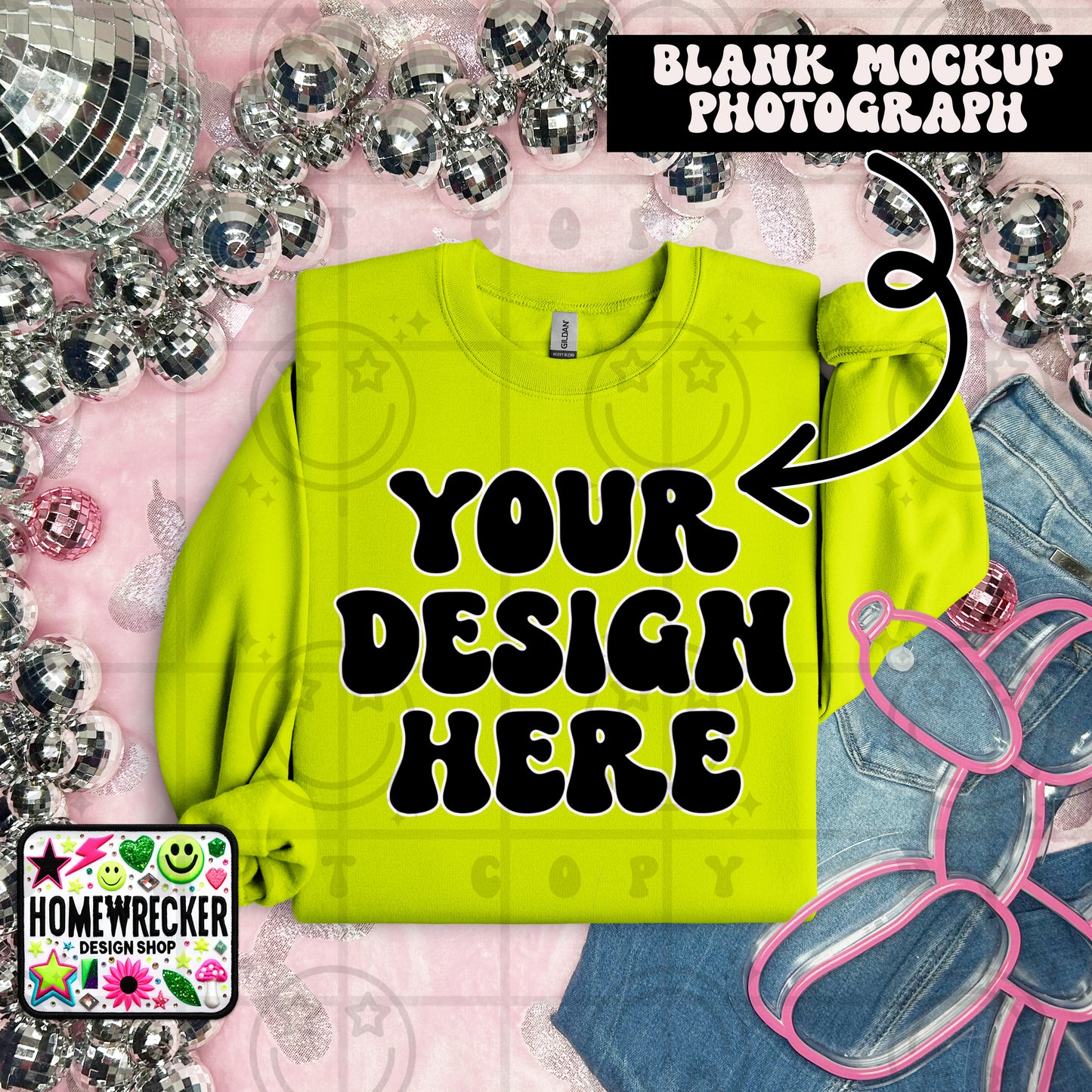 G18000 GILDAN | FOLDED EVERYDAY BALLOON DOGGIE MOCK UPS | SINGLES