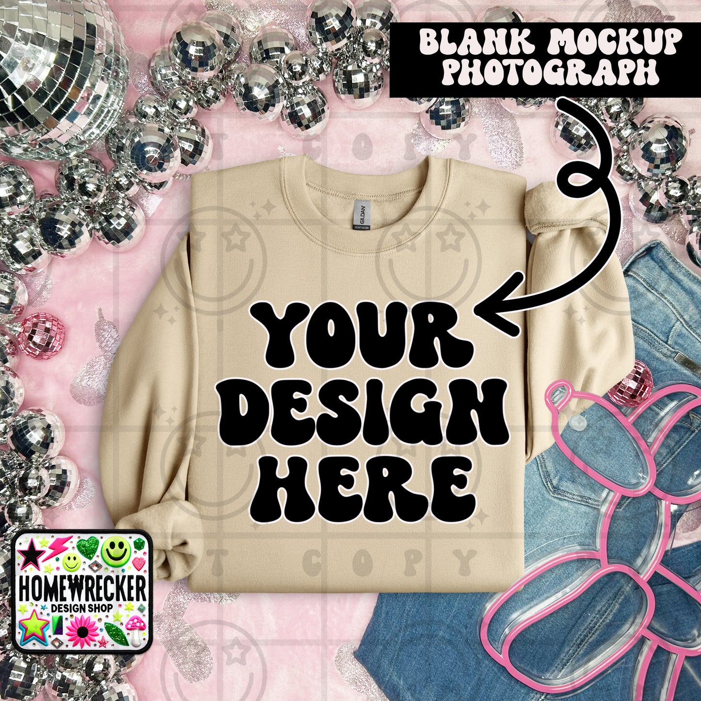 G18000 GILDAN | FOLDED EVERYDAY BALLOON DOGGIE MOCK UPS | SINGLES