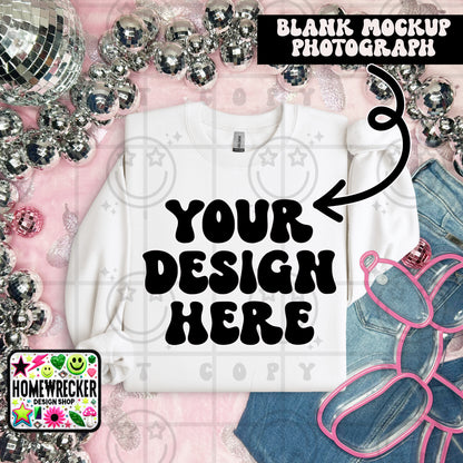 G18000 GILDAN | FOLDED EVERYDAY BALLOON DOGGIE MOCK UPS | SINGLES