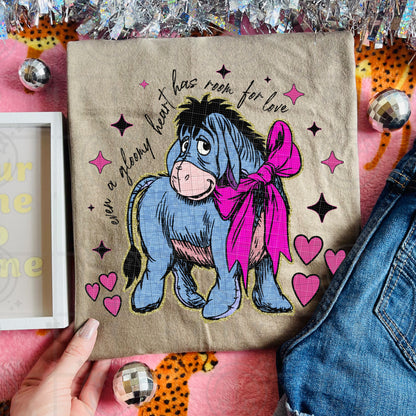 Even a gloomy heart has room for love  l LIMITED FILE to 15 VENDORS